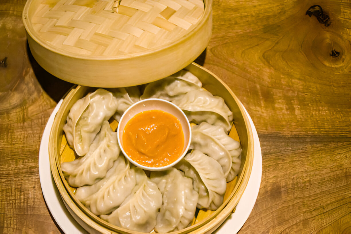 Momo plate